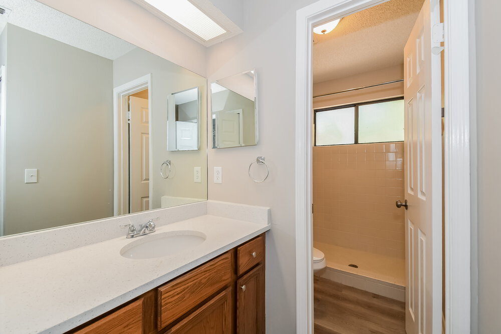 Building Photo - 10364 Windfern Ct N