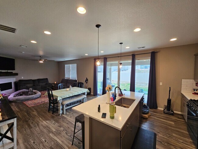 Building Photo - 5482 Wagon Hammer Dr