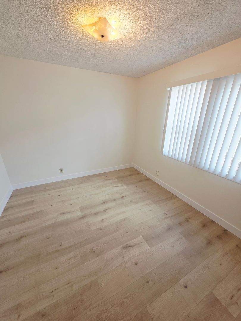 Building Photo - 1123 Linden Ave