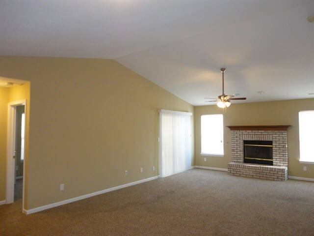 Building Photo - 5423 Twin Bridge Ct