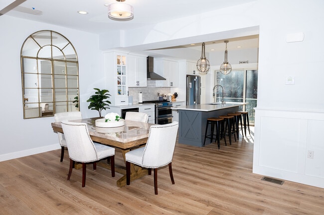 Building Photo - 30 Cate St