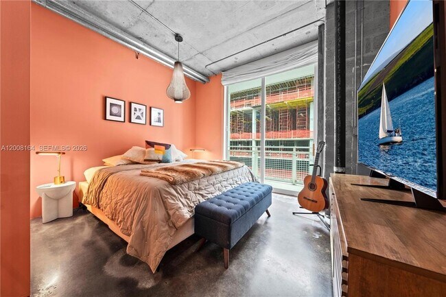 Building Photo - 444 NE 30th St