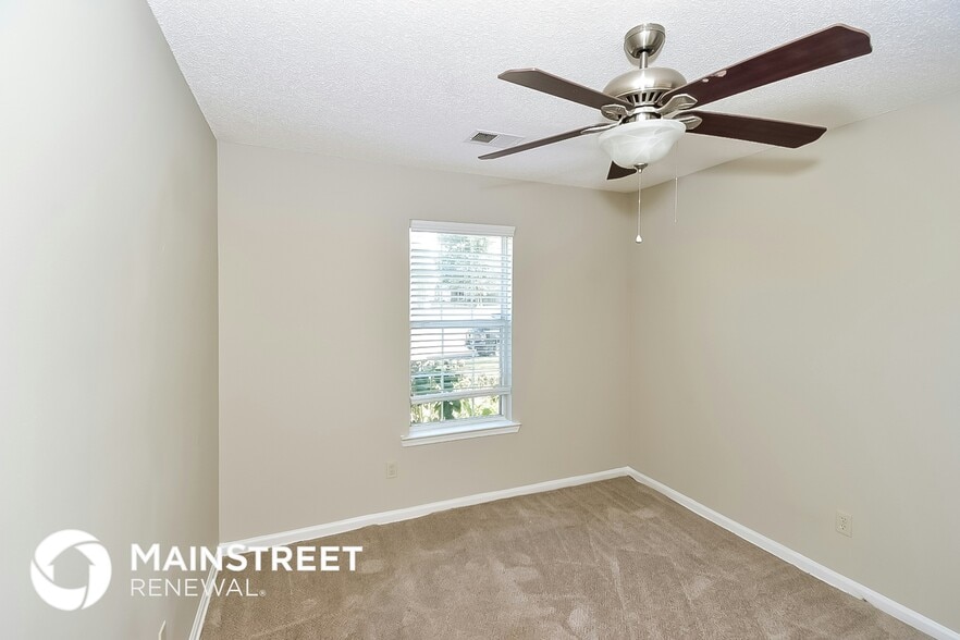 Building Photo - 4079 Shadow Oaks Dr