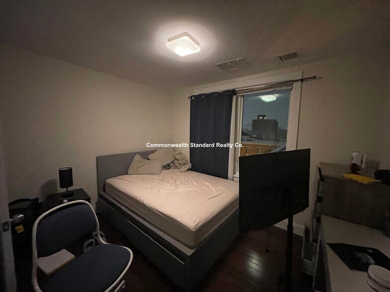 Building Photo - 659 Massachusetts Ave