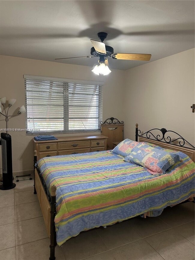 Building Photo - 9456 SW 77th Ave