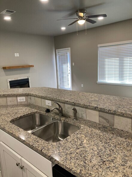 Building Photo - 1201 Preston Trl