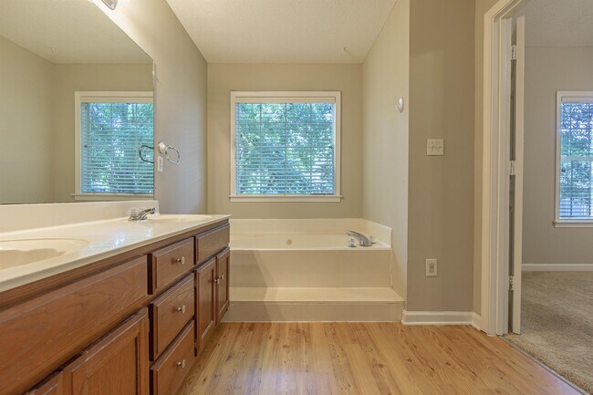 Building Photo - 4375 Big Horn Dr S