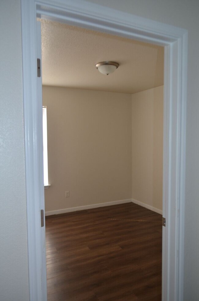 Building Photo - 2918 Starlight Dr