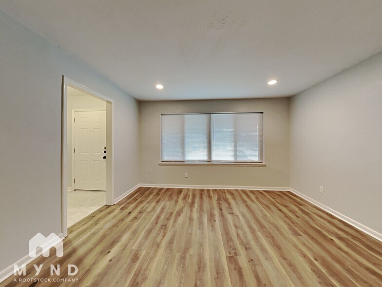 Building Photo - 5244 Greene Ave