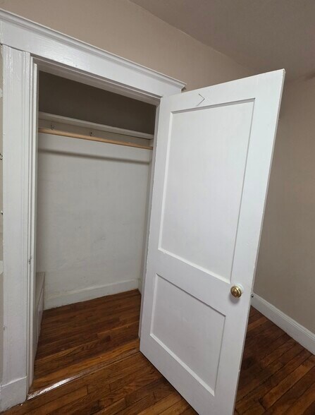 Building Photo - 14 Vera St