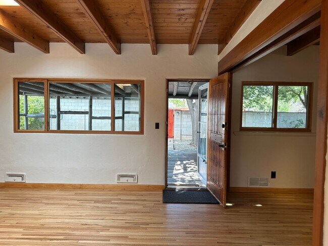 Building Photo - 1938 San Ildefonso Rd