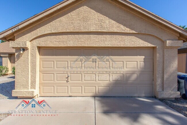 Building Photo - 3950 W Saragosa St