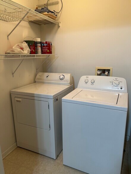 Building Photo - 2269 S Main St