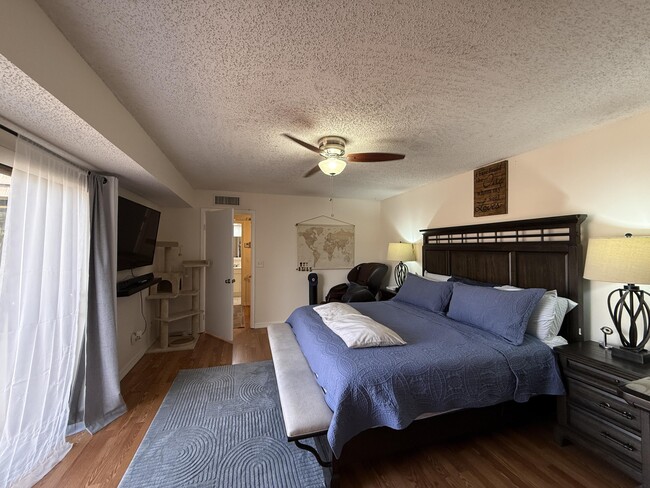 Building Photo - 1021 Springdale Cir