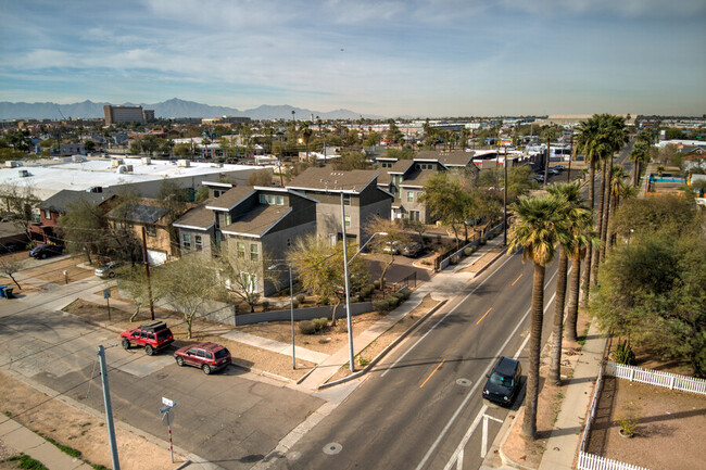 Building Photo - Roosevelt West Townhomes