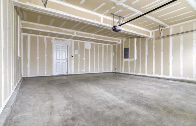 Building Photo - 17145 Waterhouse Cir