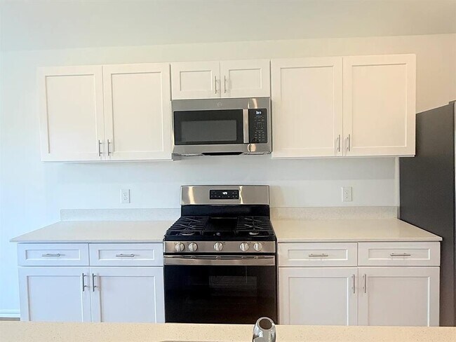 Building Photo - 16217 Lovers Ln