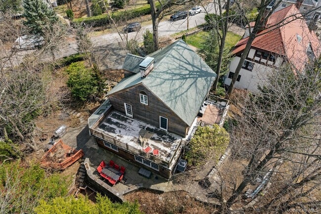 Building Photo - 32 Merriam Pl