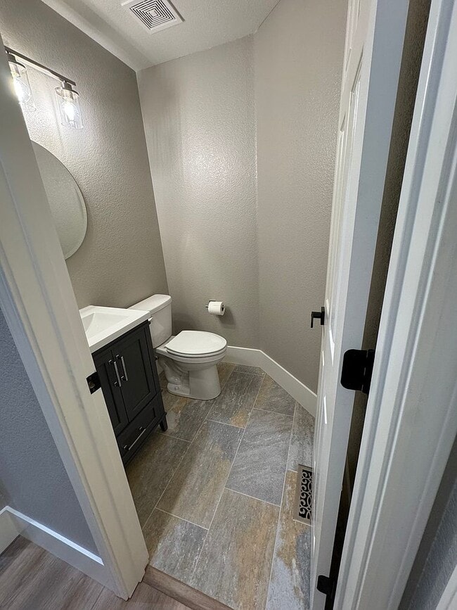 Building Photo - 5551 Barcelona Ct