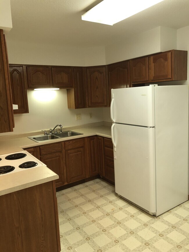 Building Photo - 3027 River Rd