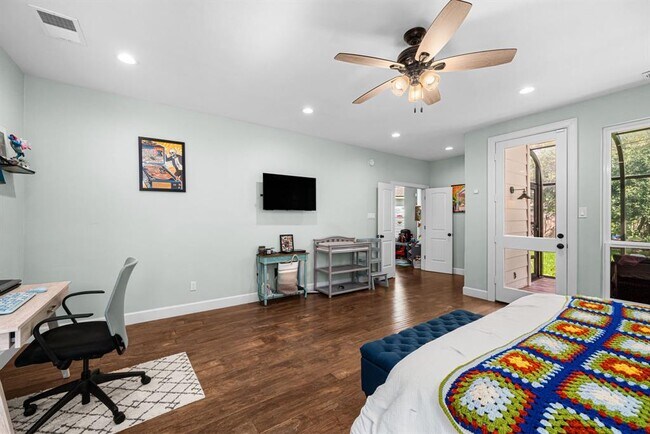 Building Photo - 11414 Del Monte Dr