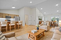 Building Photo - 117 Eiche Dr