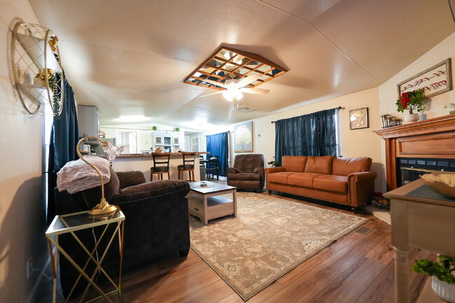 Building Photo - Cozy Fully Furnished 2-Bed with a Movie Ro...