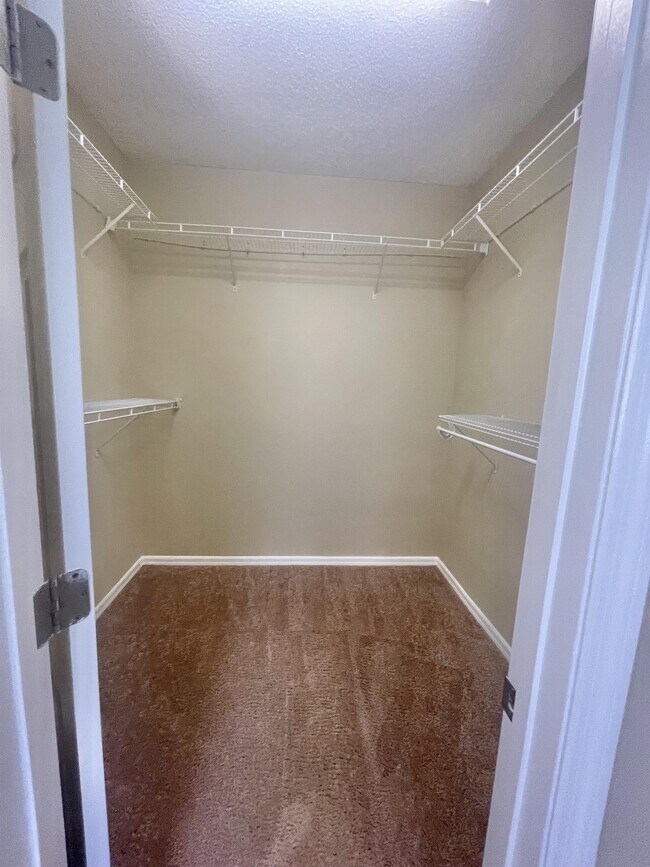 Building Photo - 2801 Eagles Roost Cir