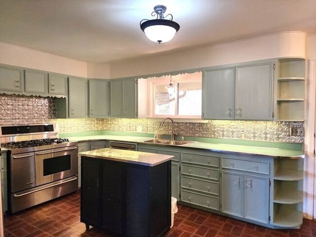 Building Photo - 2 Bed 1.5 Bath 1 Car Garage in the GRADY MUSGRAVE LAKESIDE Addition