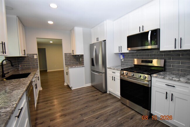 Building Photo - 15711 Blackhawk Blvd