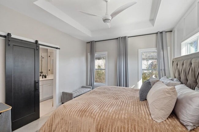 Building Photo - 2356 Mason Dr