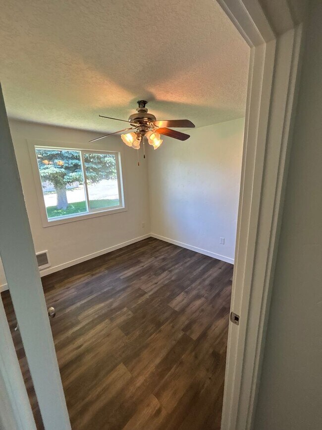 Building Photo - Charming 3 Bed, 1 Bath Home in Idaho Falls!