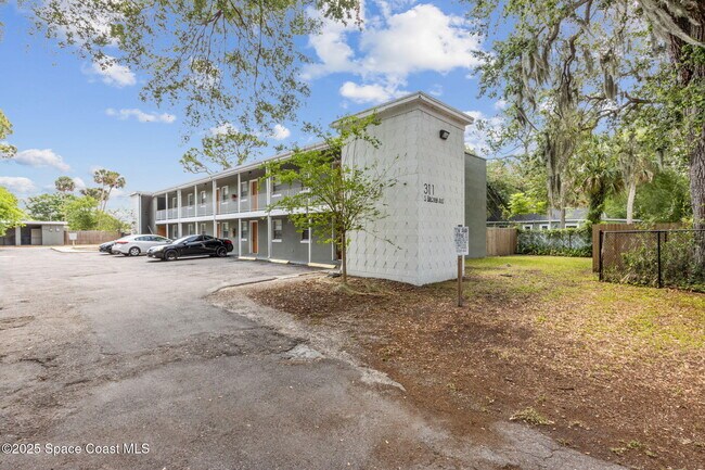 Primary Photo - 311 S Brown Ave