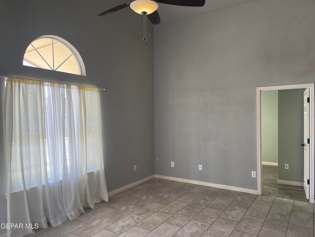Building Photo - 656 Orchid Dr