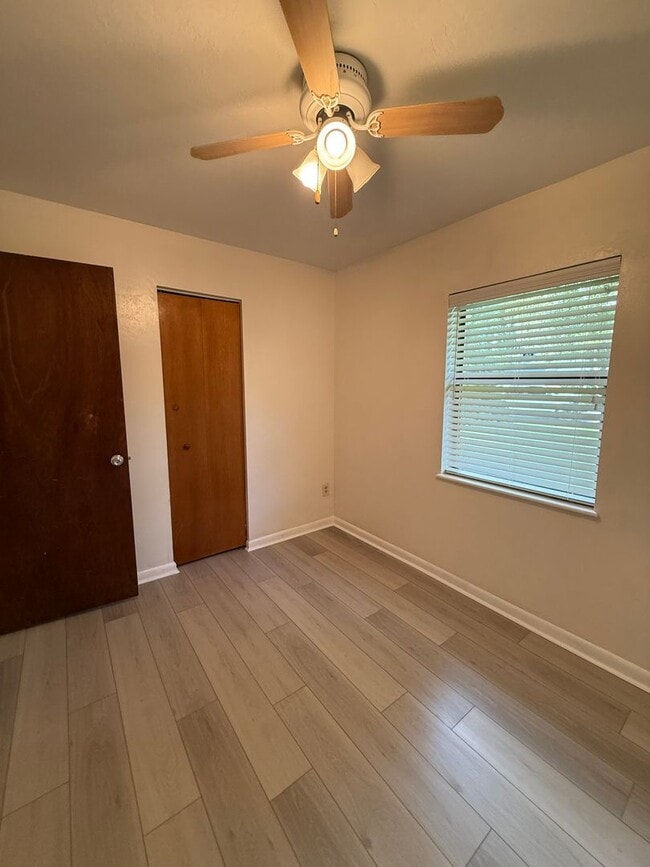 Building Photo - Completely Renovated!