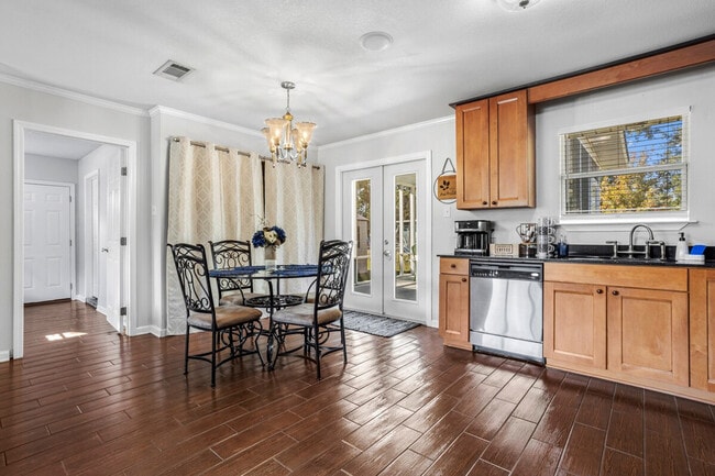 Building Photo - 114 Lassere Cir