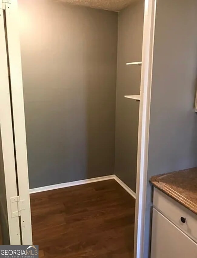 Building Photo - 304 Twiggs Cor