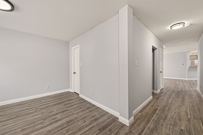 Building Photo - 12819 Wisteria Park Dr