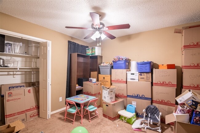 Building Photo - 3034 Deer Valley Dr