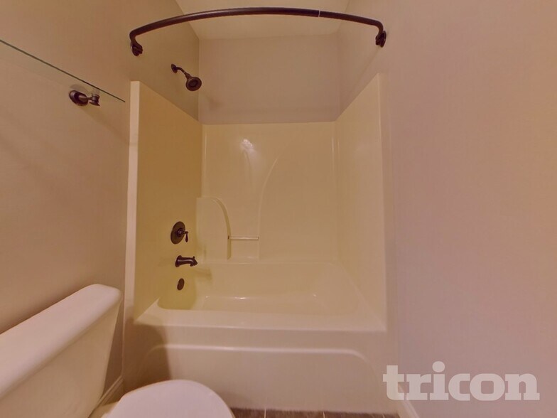 Building Photo - 1821 Binnies Way