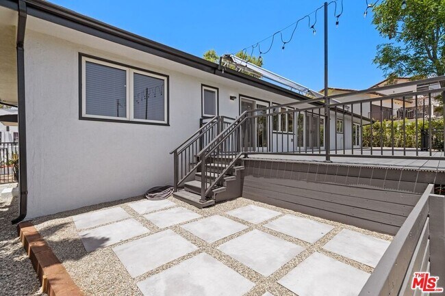 Building Photo - 1256 Stradella Rd