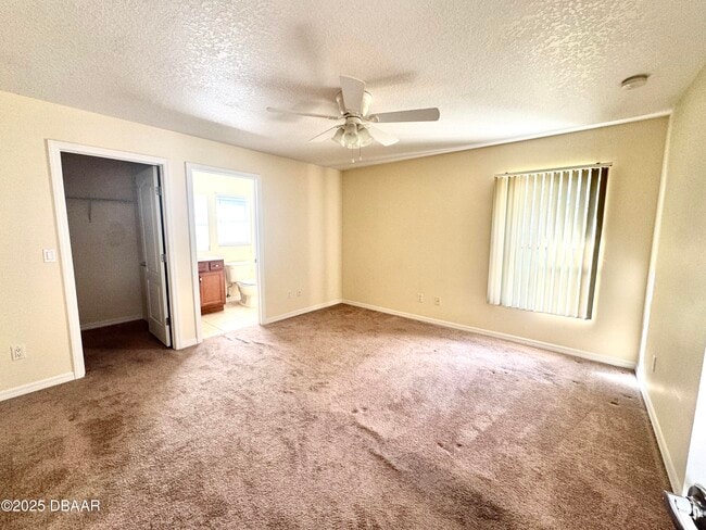 Building Photo - 28 Louvet Ln