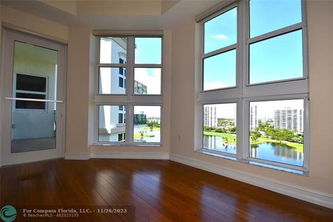 Building Photo - 20000 E Country Club Dr