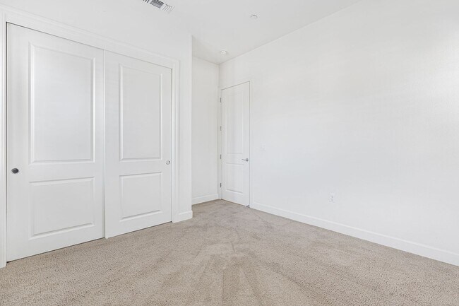 Building Photo - Charming 4BR/4BA Single-Family Home in Sou...