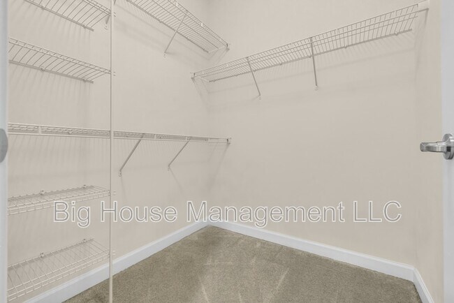 Building Photo - 3713 Chancelsors Dr