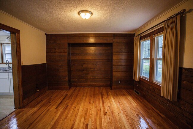 Building Photo - 3942 Torrance Dr