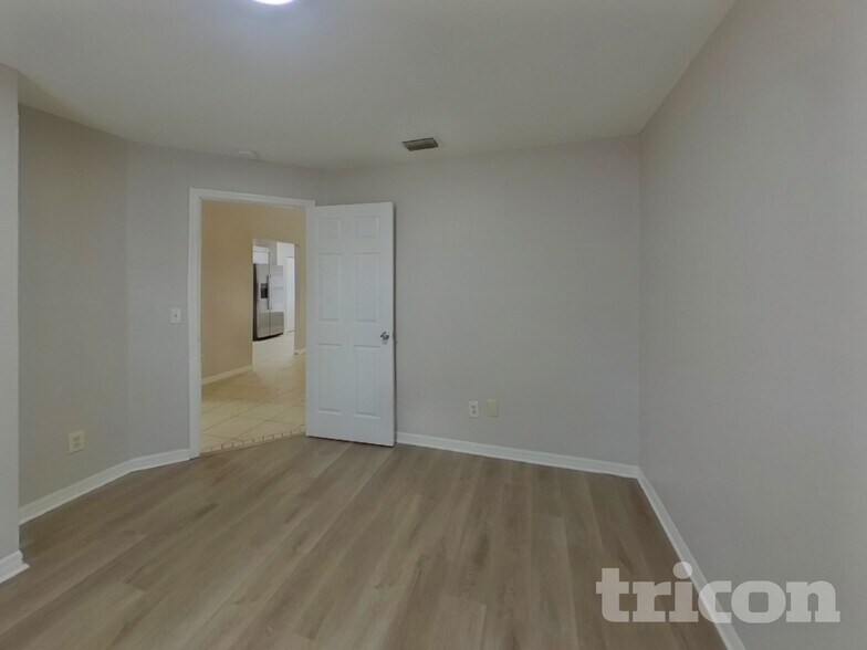 Building Photo - 3109 Camphor Dr