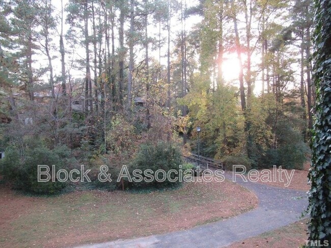 Building Photo - 552 Pine Ridge Pl