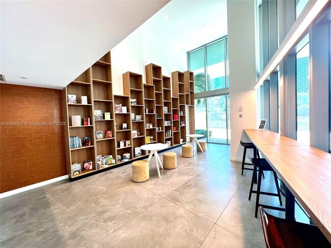 Building Photo - 350 S Miami Ave
