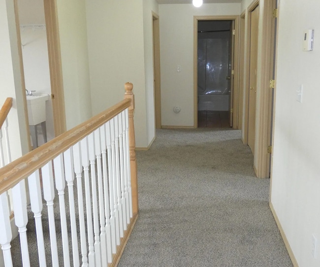 Building Photo - Spacious 4 BR/ 2.5BA